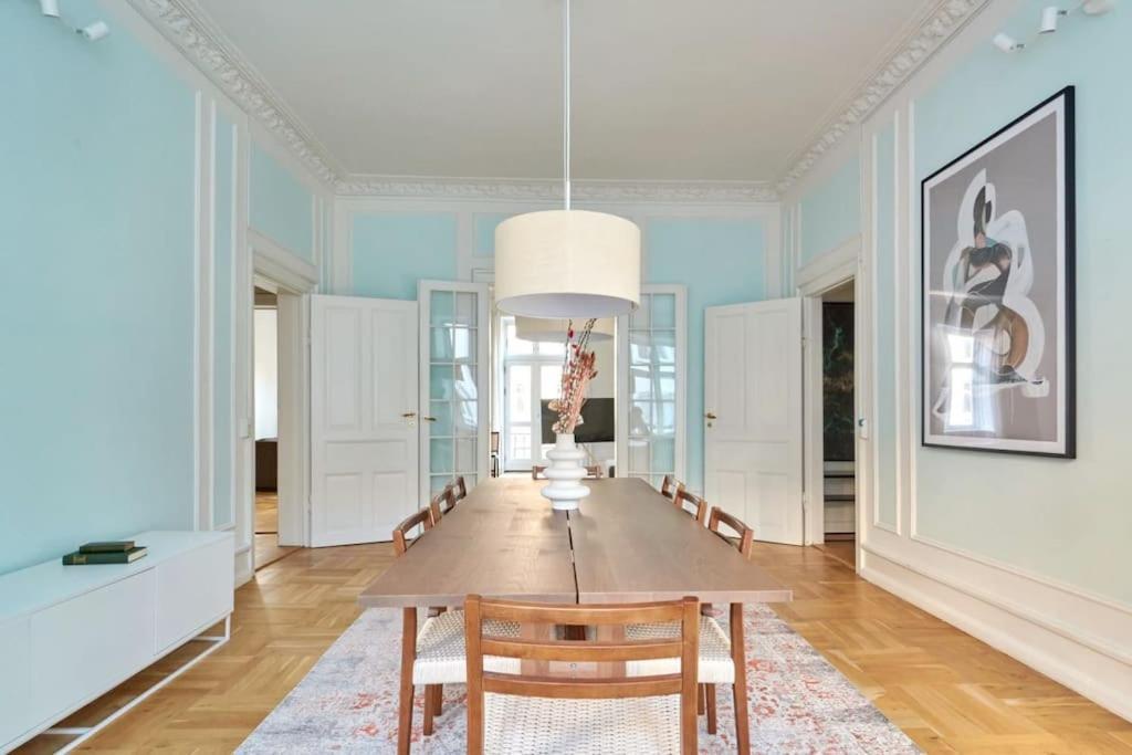 Moderen And Sleek 3Br With Bath By The Lakes And Metro Copenhagen Luaran gambar