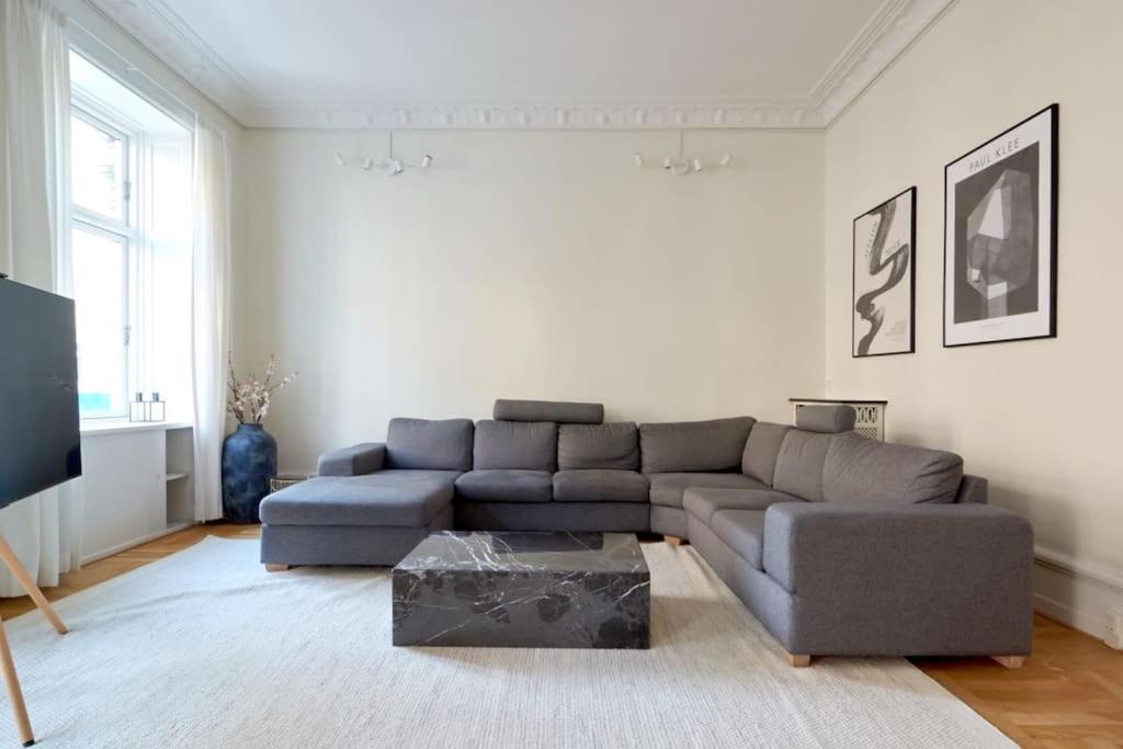 Moderen And Sleek 3Br With Bath By The Lakes And Metro Copenhagen Luaran gambar