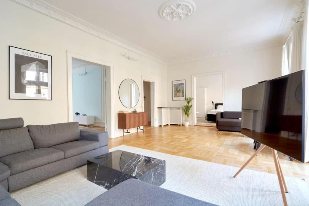 Moderen And Sleek 3Br With Bath By The Lakes And Metro Copenhagen Luaran gambar