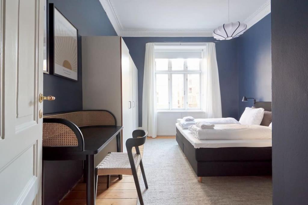 Moderen And Sleek 3Br With Bath By The Lakes And Metro Copenhagen Luaran gambar