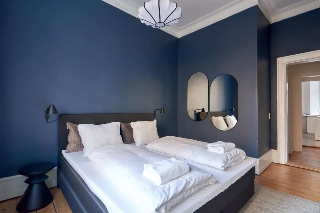 Moderen And Sleek 3Br With Bath By The Lakes And Metro Copenhagen Luaran gambar