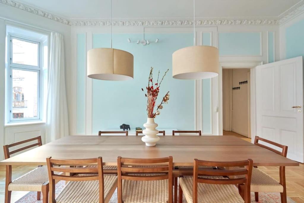 Moderen And Sleek 3Br With Bath By The Lakes And Metro Copenhagen Luaran gambar