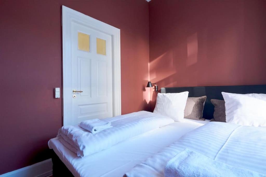Moderen And Sleek 3Br With Bath By The Lakes And Metro Copenhagen Luaran gambar