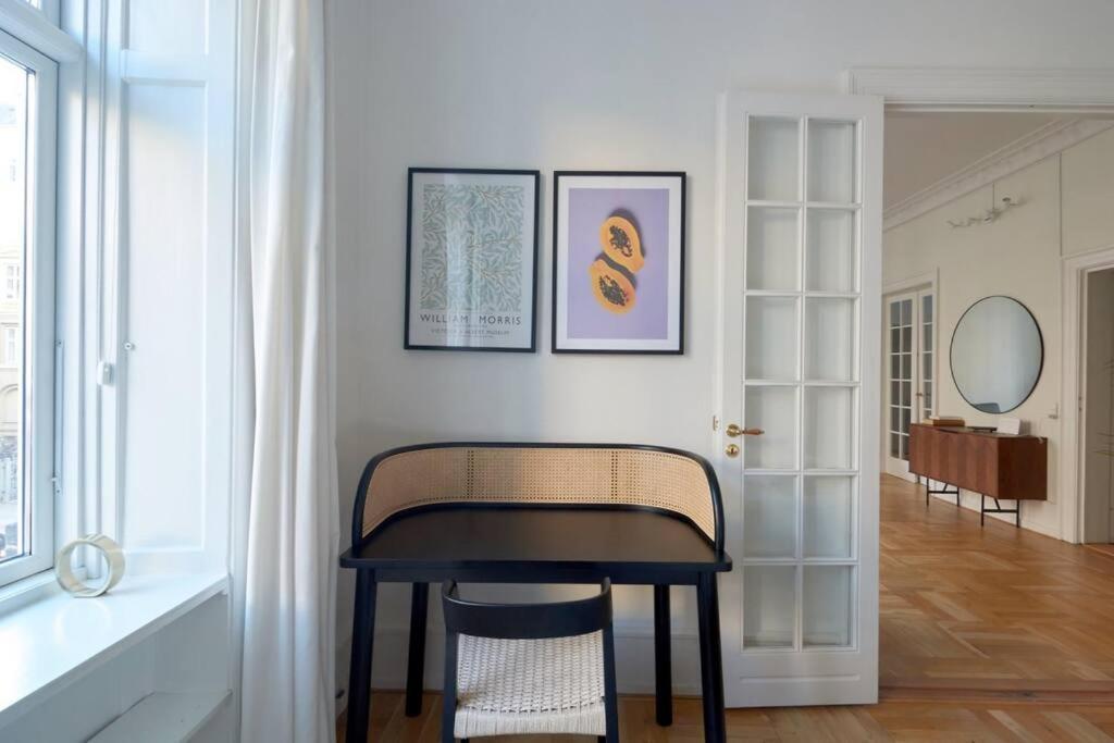 Moderen And Sleek 3Br With Bath By The Lakes And Metro Copenhagen Luaran gambar