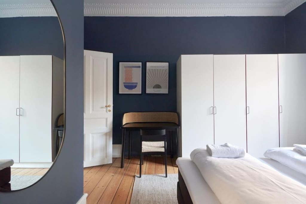 Moderen And Sleek 3Br With Bath By The Lakes And Metro Copenhagen Luaran gambar